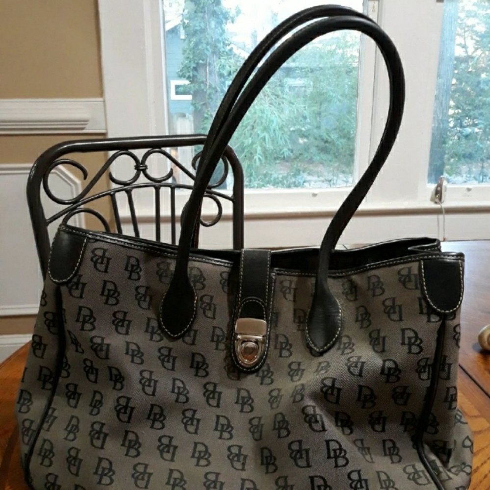 Dooney & Bourke bag